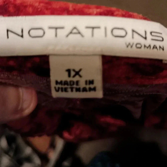 Christmas Long Sleeve Red floral velvet NOTATIONS soft‎ blouse (#924) - Picture 2 of 8